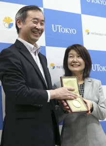 すばらしい授賞式だった…梶田さんが帰国 2015年12月14日 18時46分