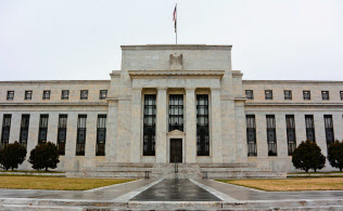米9年半ぶり利上げ、全会一致で決定 ゼロ金利解除