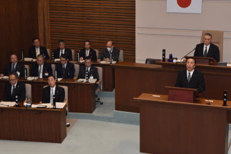 バスルーム問題 市長の減給案可決 「公私区分」非難も /秋田