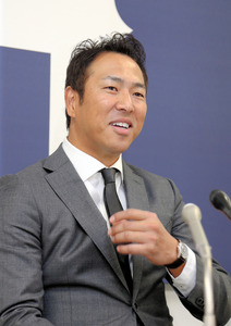 広島の黒田、2億円増の6億円で契約更改 現役最高年俸