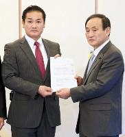 政府VS知事 市長選で火花 宜野湾告示まで1か月 2015年12月18日