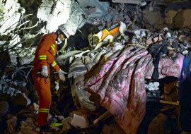 中国の土砂崩れ、不明91人に…「人災」強まる 2015年12月21日 11時40分