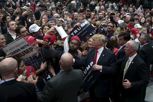 トランプ氏、共和党で勝利してもクリントン氏に勝てず＝世論調査