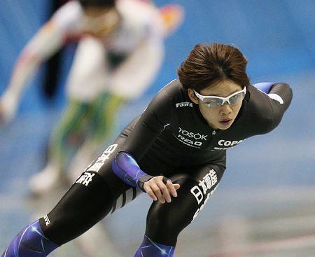 スケート、女子は高木美帆が首位 全日本選手権第1日