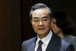 西側諸国、中国との関係強化で英に追随する=王毅外相