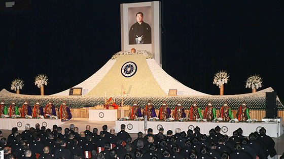 北の湖さんに最後の別れ 相撲協会葬、2500人参列