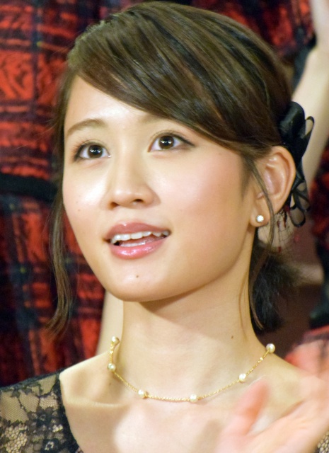 高橋みなみ「リーダー論」初版6万部 指原超え狙う