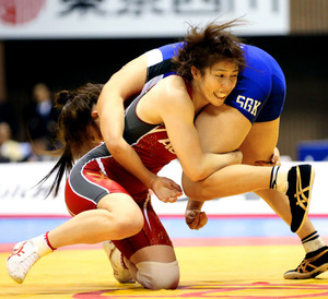 吉田沙保里、ぜんそく抑え込んで13度目の優勝