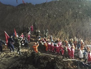 中国の土砂崩れで1人救出 発生から67時間後、死者4人に