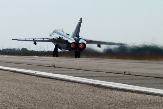 ロシアのシリア空爆、民間人数百人が死亡 人権団体報告書