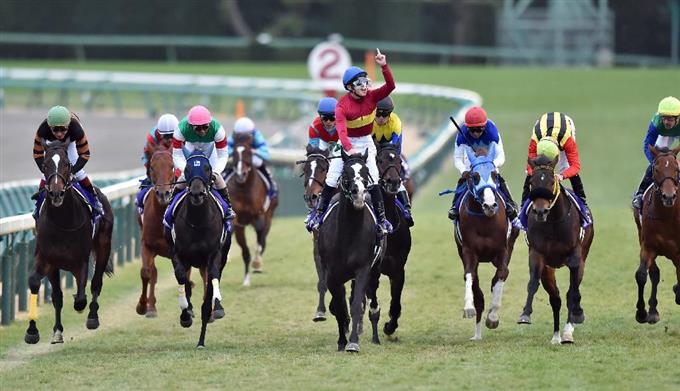 ゴールドアクターが初制覇 競馬の第60回有馬記念