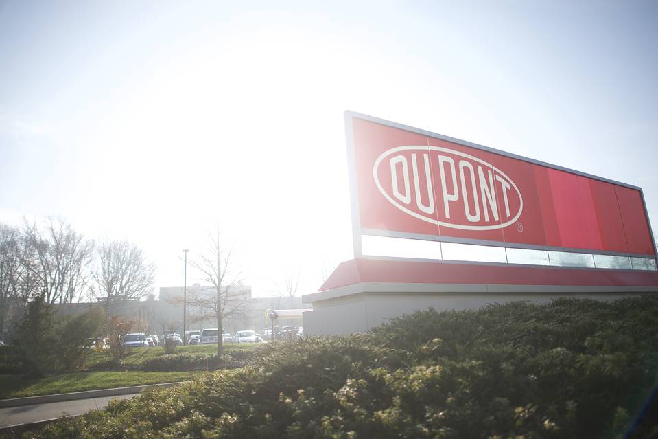 米デュポン、本社拠点で1700人削減 16年早期に