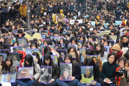 少女像の移転に「反対」66%…韓国世論調査 2015年12月30日 20時20分