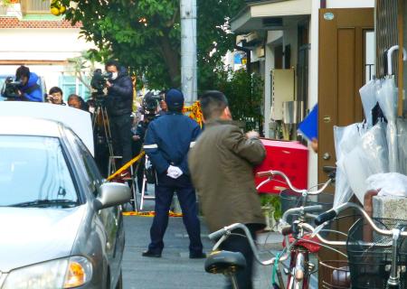 不明届け出の日、のこぎり・冷凍庫購入 遺棄損壊容疑者