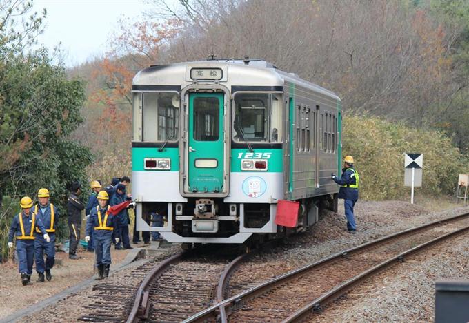 JR高徳線で列車脱線=けがなし、対向待たず発車
