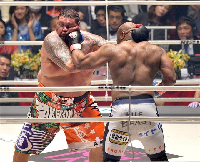 曙×サップ、12年ぶり再戦は衝撃の結末