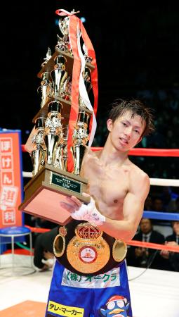 内山高志、TKO勝ちで11度目の防衛…WBA