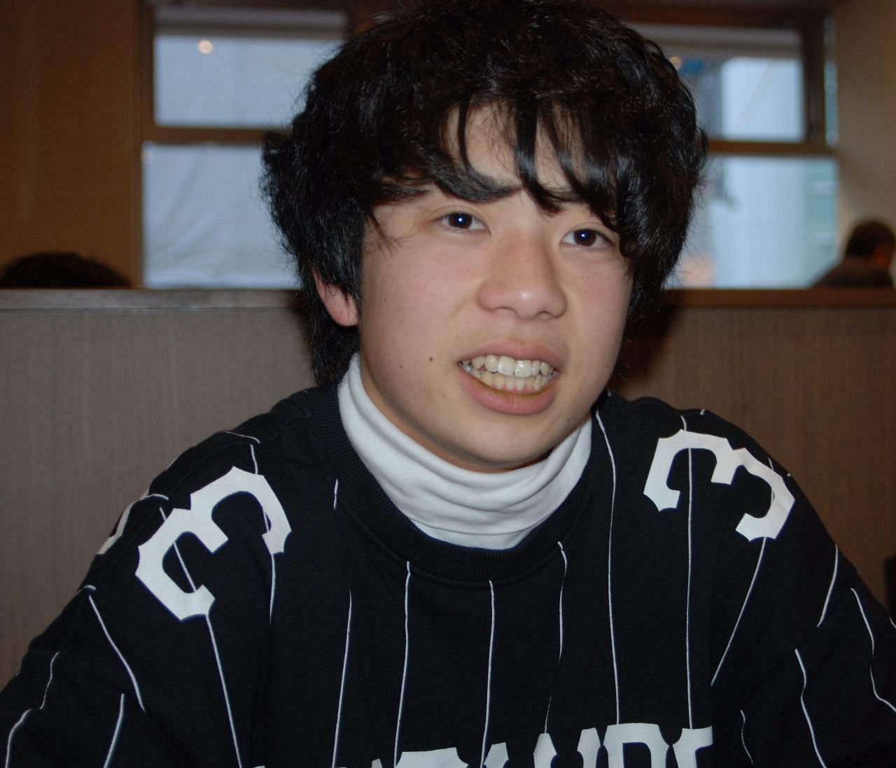 １８歳選挙権 世論調査 「参院選投票に行く」約６０％