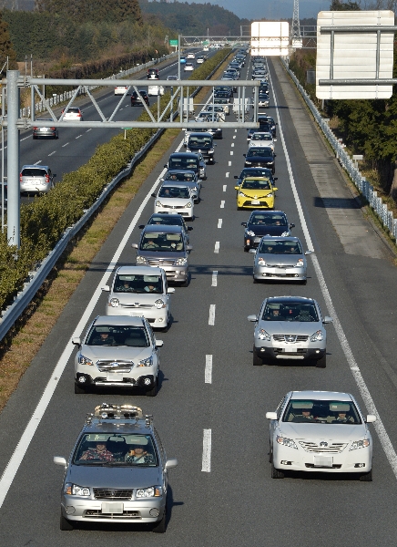 Uターンラッシュ、高速渋滞は3日も続く見通し