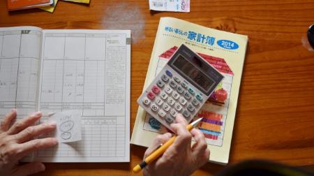 今年こそ手軽に貯金を! 無精な人でもできる家計簿のつけ方