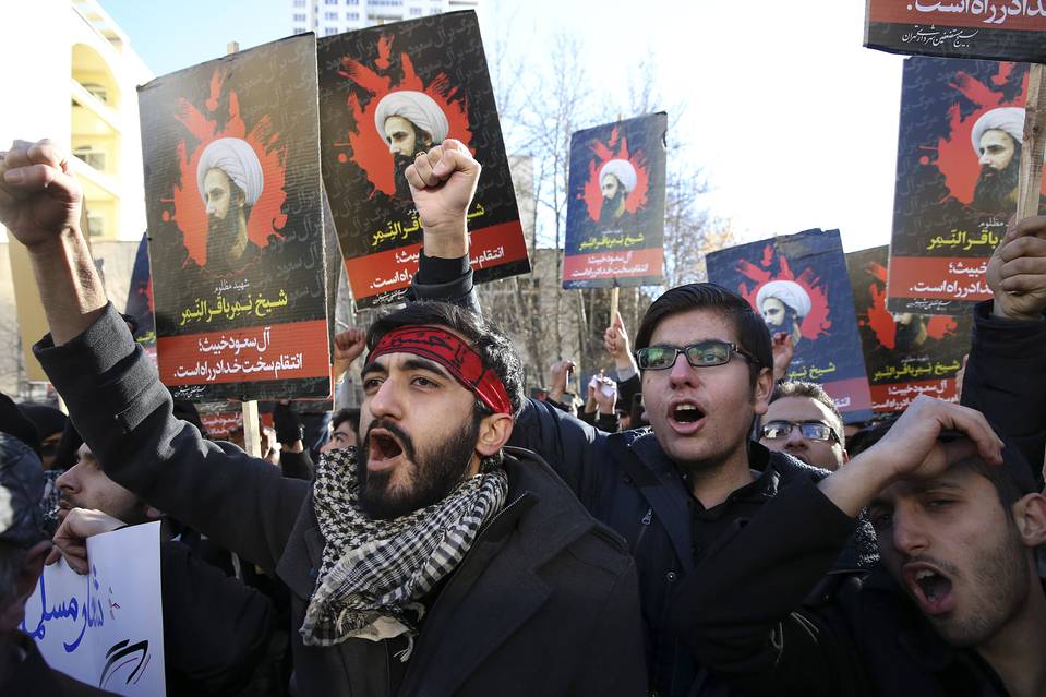 サウジとイランの関係緊迫化、背景に国内要因-IS利する側面も