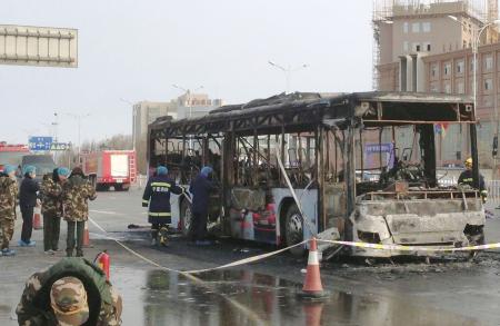 中国でバスから突然出火14人死亡、32人負傷