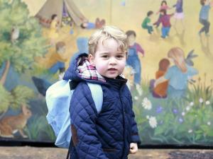 英のジョージ王子が初登園…キャサリン妃が撮影