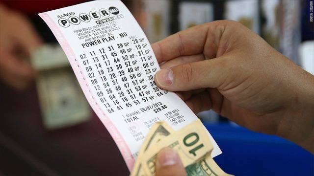 米史上最高の賞金額1千億円、宝くじの当選番号決まる