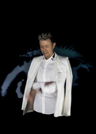 【デビッド・ボウイ死去】中性的な存在に衝撃 性的少数者にも勇気与える