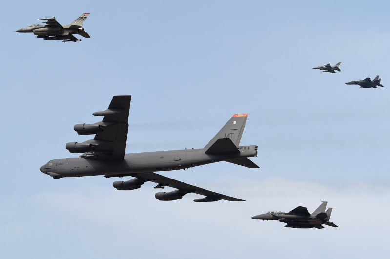 B52爆撃機、韓国派遣 中国、米に自重求める