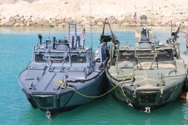 イラン、米海軍船の乗員を解放 テレビに謝罪の映像
