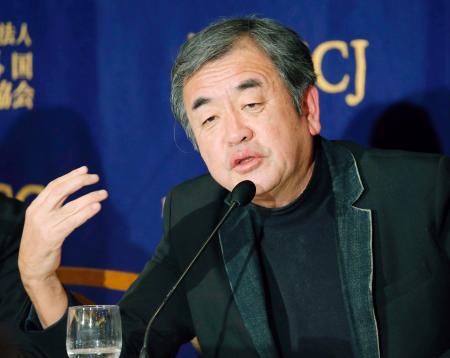 新国立デザイン隈氏、ハディド氏案「全く違う」 2016年01月15日 23時46分