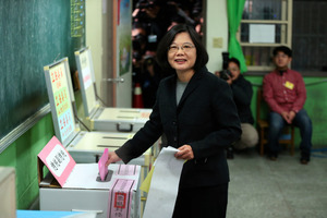 台湾総統選、投票始まる 民進党・蔡主席「結果に自信」