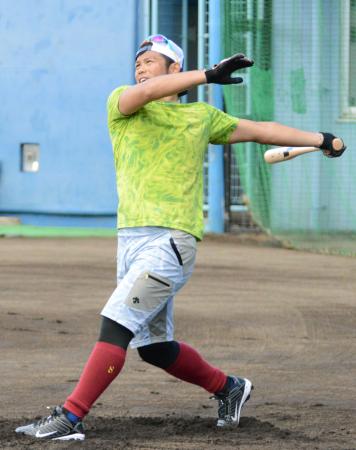 楽天今江「調整かなり順調」ロングティー柵越え連発