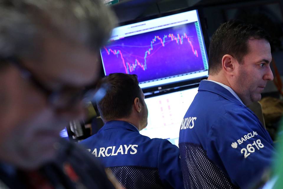 米ダウ平均、9月末以来の1万6000ドル割れ