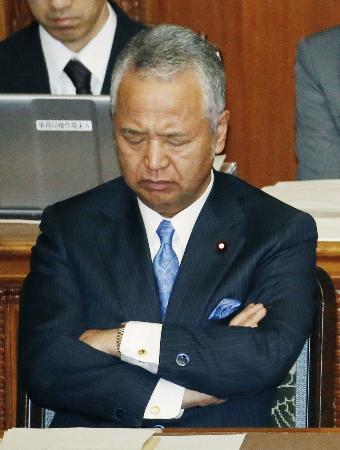 甘利大臣に裏金!?トラブル解決口利き料1200万