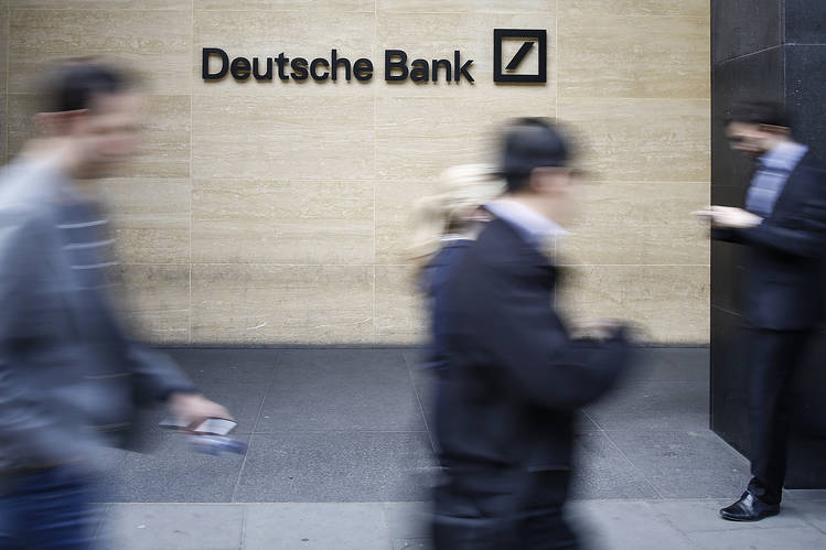 ドイツ銀の10-12月期、訴訟や再編費用で赤字の見通し