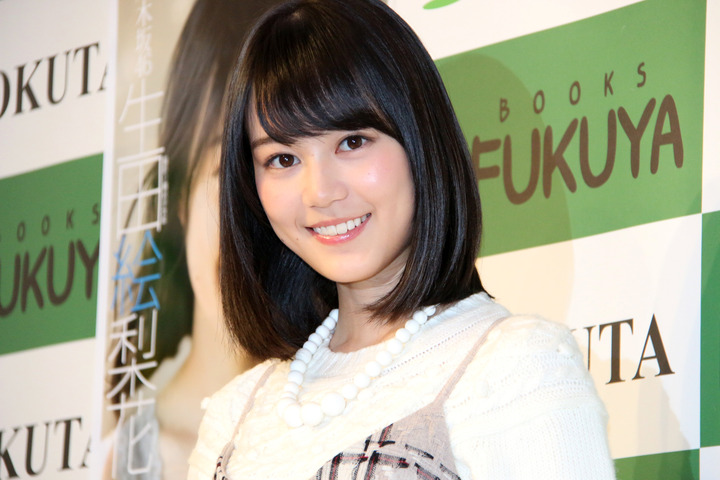 生田絵梨花、水着初挑戦「撮影前日の食事は葉っぱ3枚で我慢」