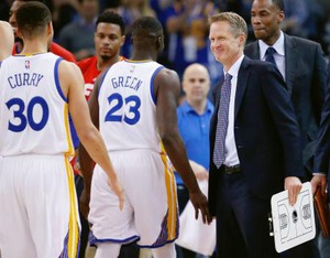 NBA、カー監督復帰戦で快勝 ウォリアーズ