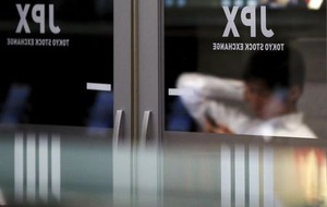 日経平均反発、午前の上げ幅一時530円超す