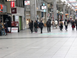 投票が駅・商店街でも可能に 参院選からの導入目指す