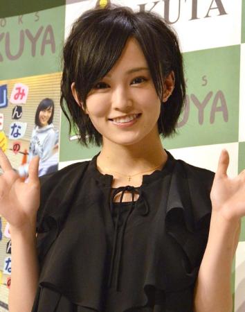 さや姉「脱がなくても10万部突破」写真集発売握手会で変顔披露