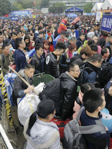 中国春節の帰省ラッシュピーク…29億人移動か 2016年02月03日 11時41分