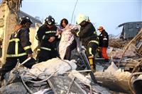 【台湾南部地震】倒壊現場で徹夜の救出作業続く 死者14人、負傷者490人以上
