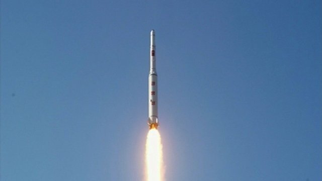 北朝鮮で祝賀花火、「人工衛星」打ち上げで