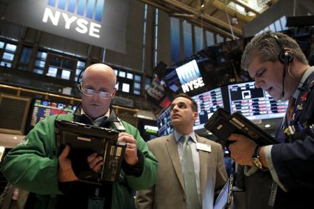 米国株、ダウ続落し254ドル安 2年ぶり安値、リスク回避強まる