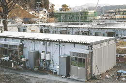 被災３県 仮設から通学なお３８００人