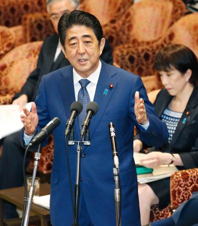 運用悪化で年金減額も 衆院予算委で首相が認識