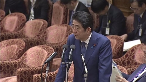 首相、GPIF運用不調なら年金減額あり得るとの認識示す