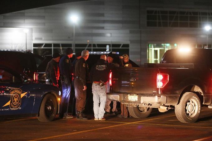 米ミシガン州で銃撃事件、7人が死亡 2016年02月21日 17時36分